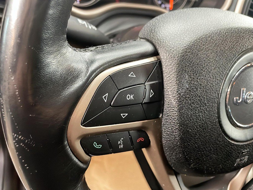 2016 Jeep Cherokee 4x4 North Édition White Amos - photo #14