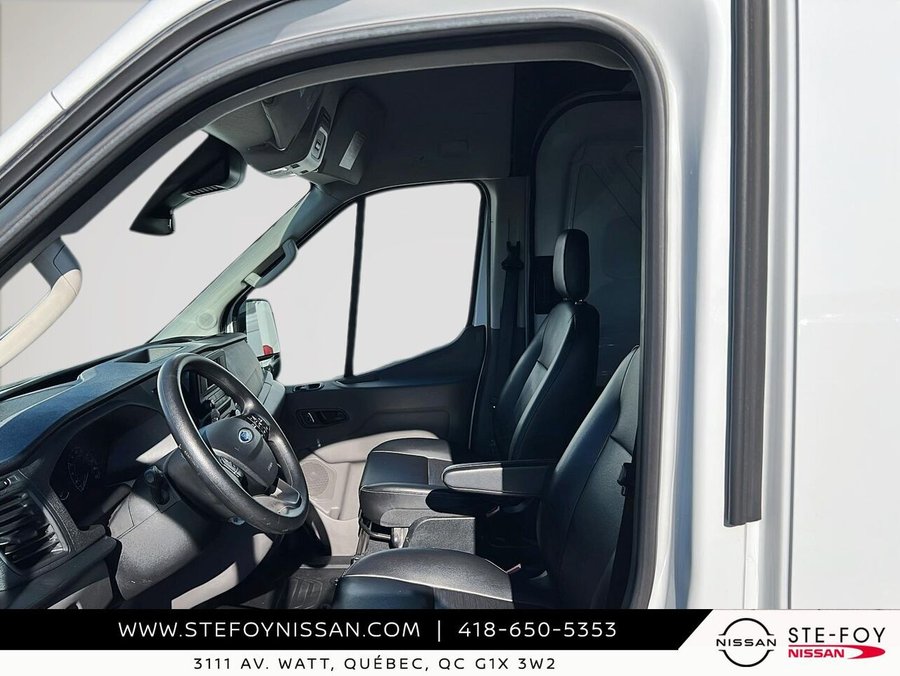Ford Transit fourgon utilitaire AWD T-250 TI toit surélevé 148 po PNBV de 9 070 lb 2025