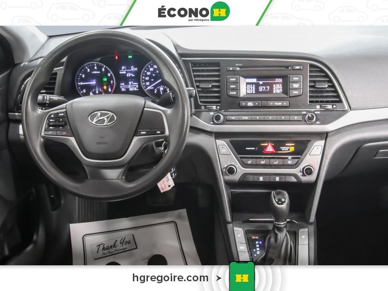 Hyundai Elantra 2017 Rouge Saint-Eustache - photo #18