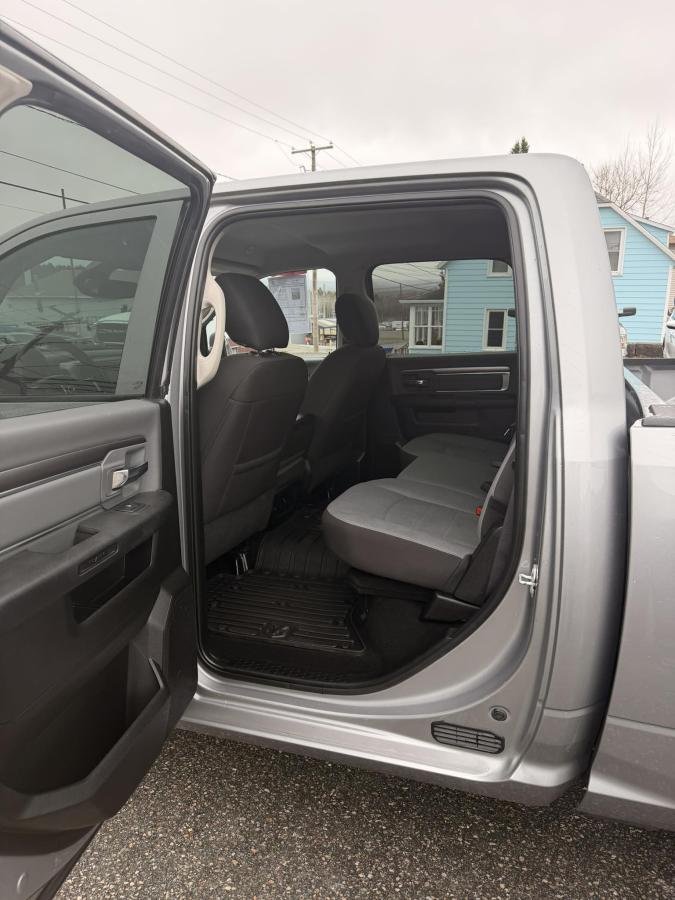 2023 RAM 1500 Classic Grey Nantes - photo #9