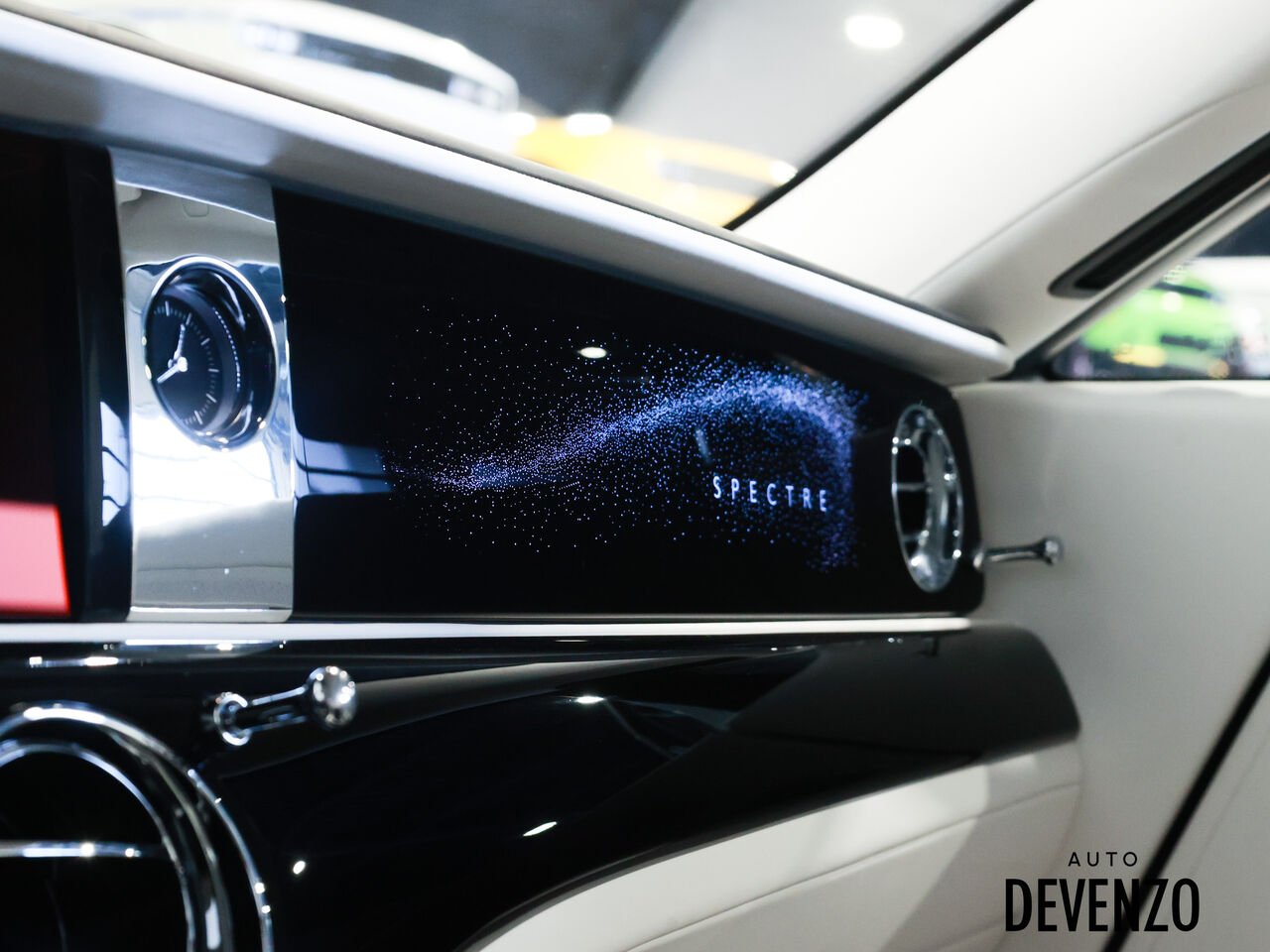 Rolls-Royce Spectre 2024 Blanc Saint-Eustache - photo #17