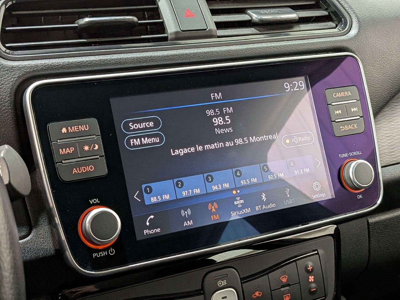 2020 Nissan LEAF SV Hatchback Black Val-David - photo #20