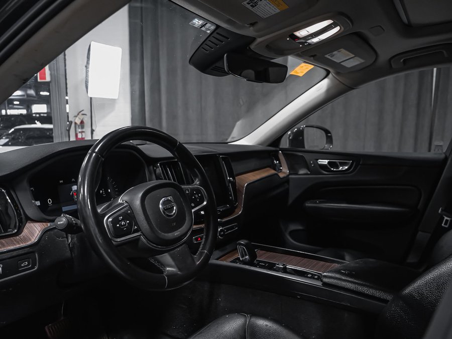 Volvo XC60 B6 MOMENTUM PREMIUM CLIMAT HARMAN KARDON 2022 Gris