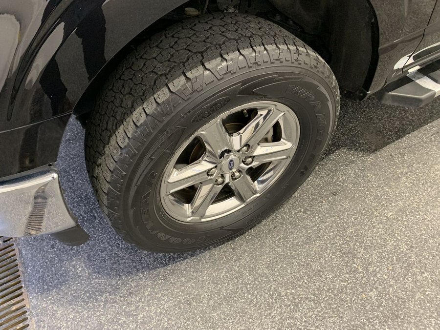 Ford F-150 XLT cabine SuperCrew 4RM caisse de 6,5 pi 2021 Gris