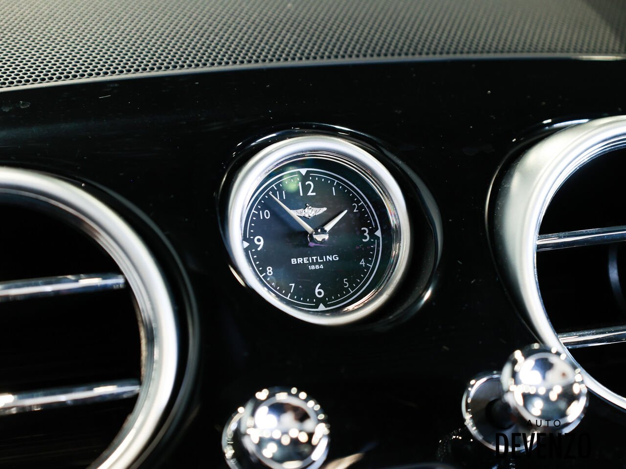 2017 Bentley Continental Silver Saint-Eustache - photo #21