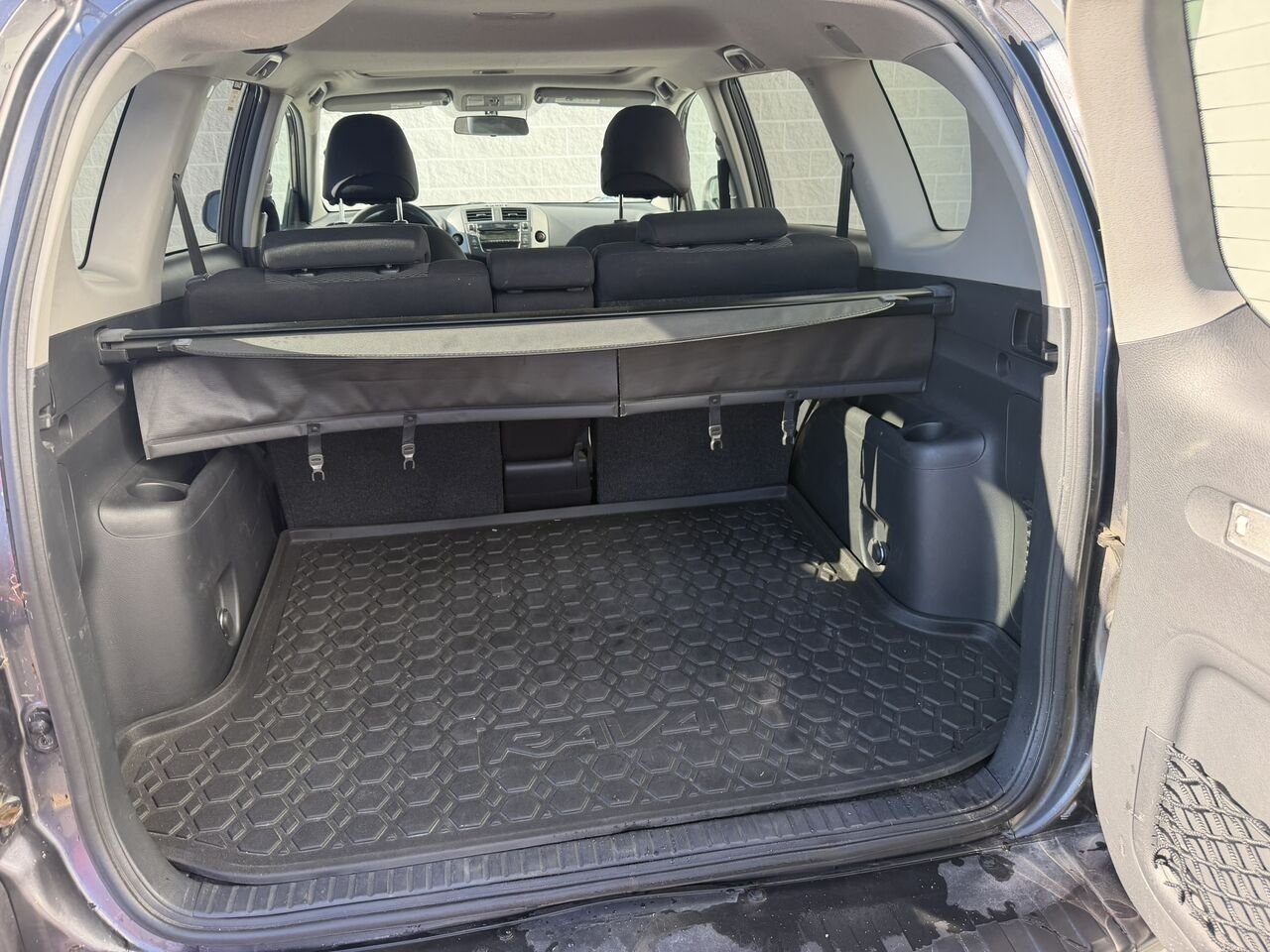 2010 Toyota RAV4 SPORT **IMPECCABLE** Grey Laval - photo #12