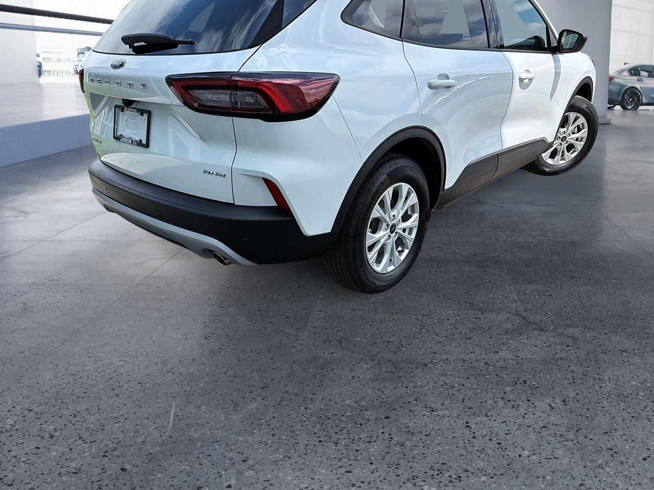 2026 Ford Escape Oxford White Saint-Jérôme - photo #5