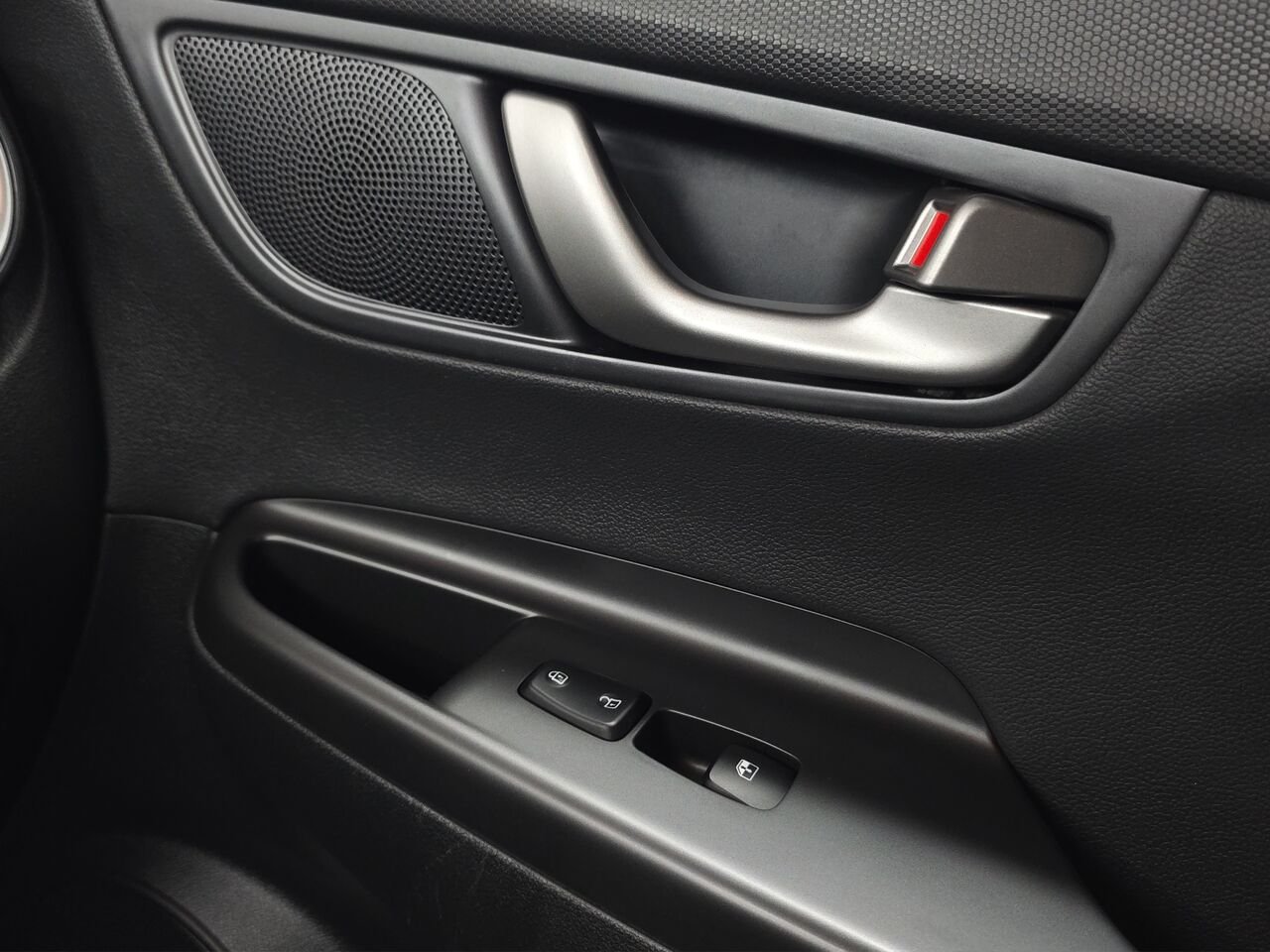 2018 Hyundai Kona 2.0L Luxe Red Val-David - photo #17