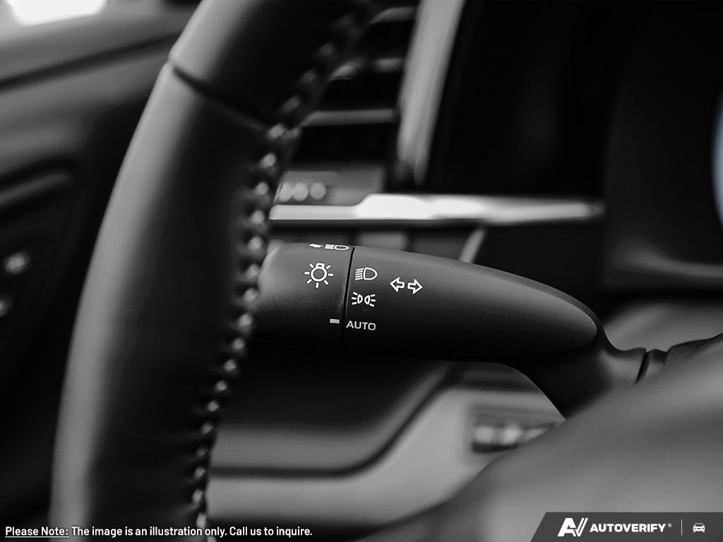 Toyota Crown Signia Limited TI 2026 Noir Sherbrooke - photo #24