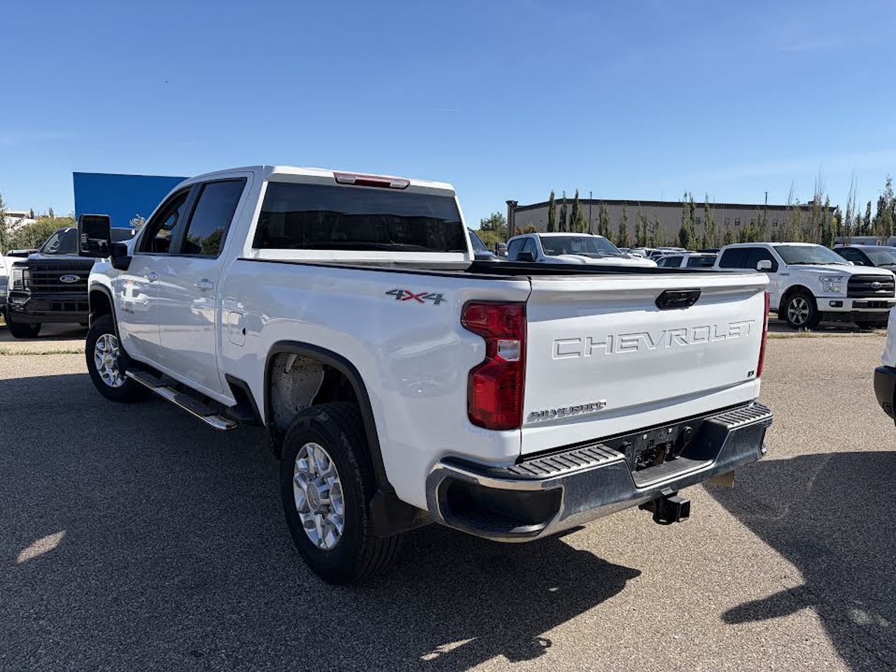 2025 Chevrolet Silverado 3500HD 4WD Crew Cab 159 LT White Sherwood Park - photo #3