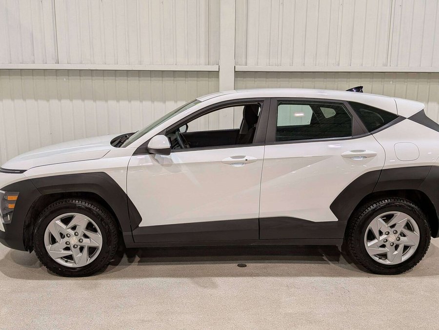 2024 Hyundai Kona 2.0L Essential FWD White