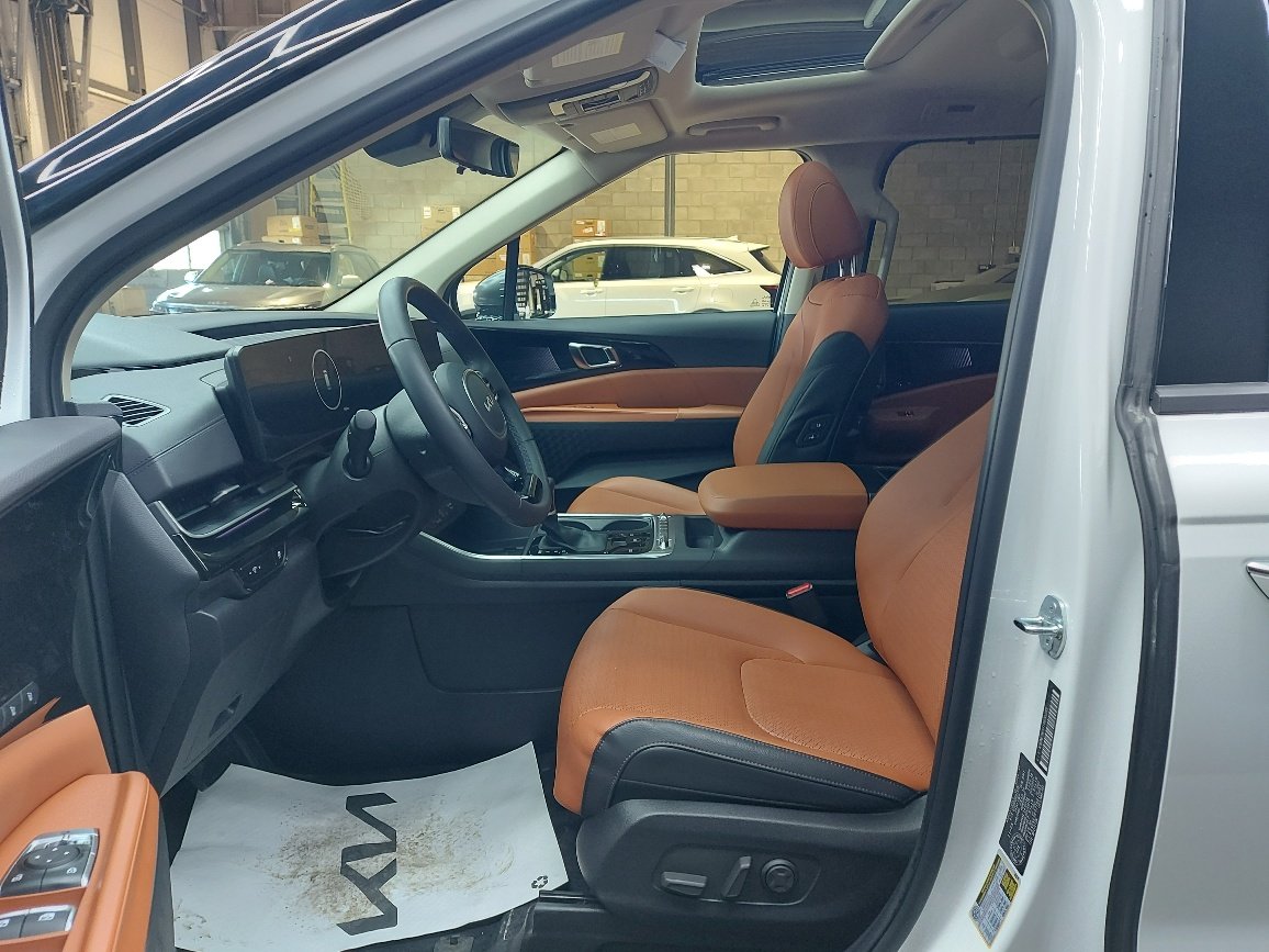 2026 KIA Carnival Snow White Pearl Blainville - photo #13