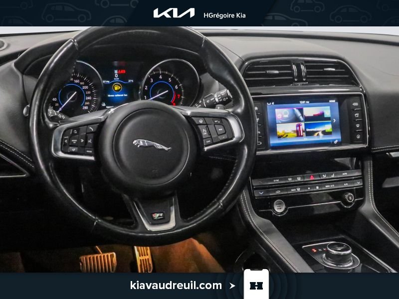 Jaguar F-PACE 2017 Noir Blainville - photo #13