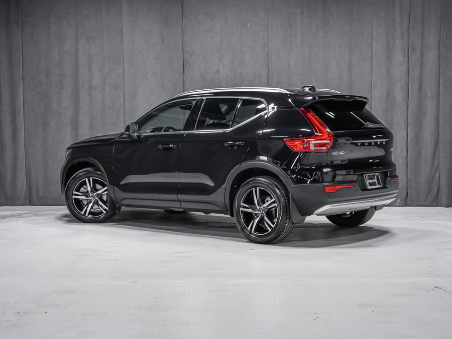 2025 Volvo XC40 B5 CORE BRIGHT Black