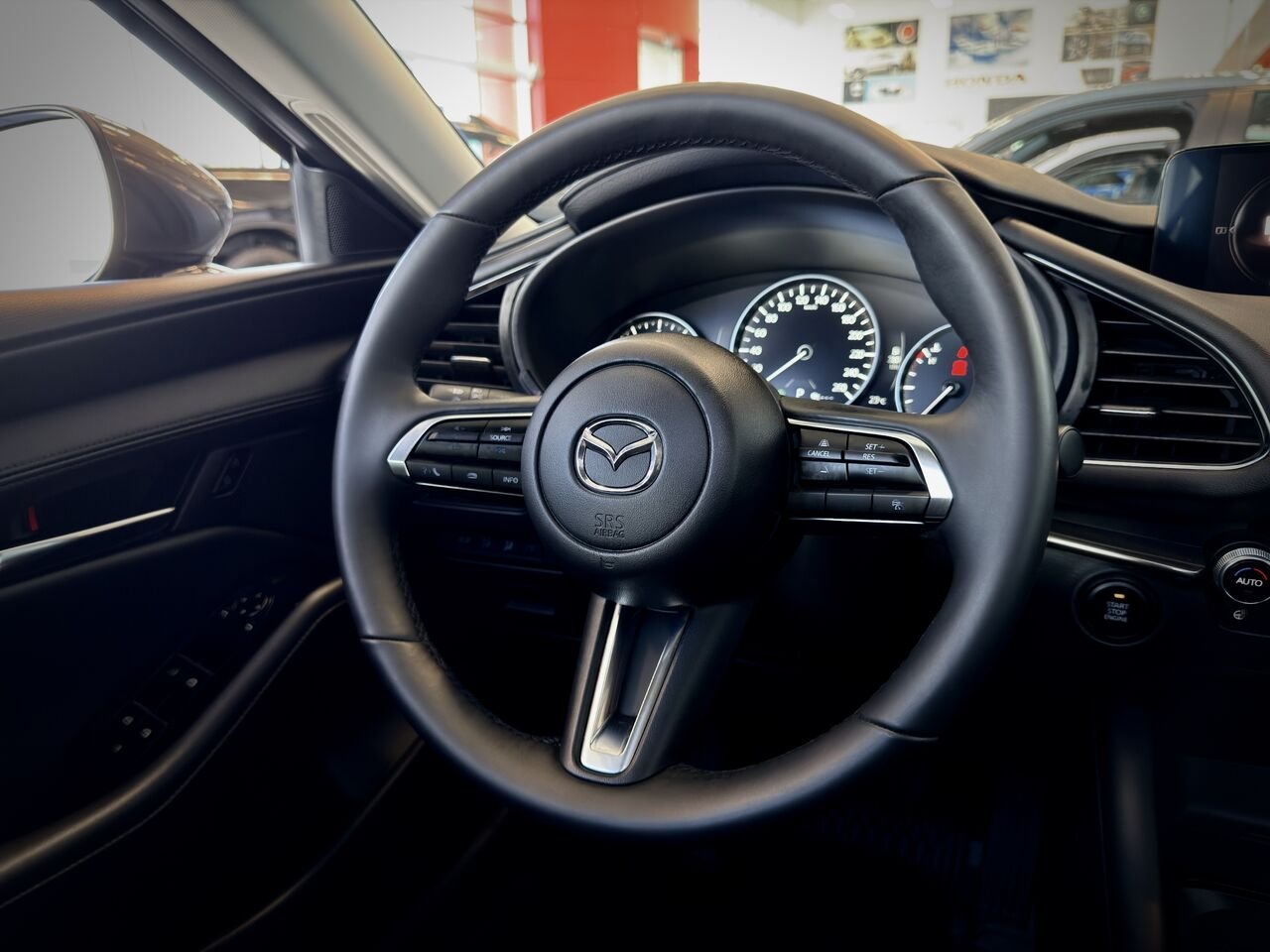 2025 Mazda Mazda3 Grey Notre-Dame-des-Prairies - photo #21