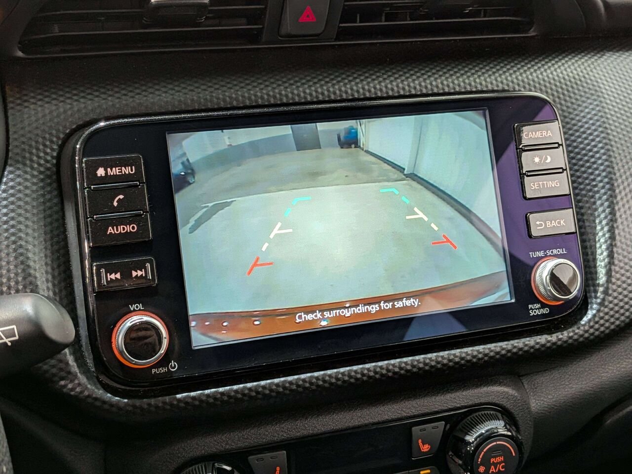 Nissan Kicks 2024 Orange Val-David - photo #22