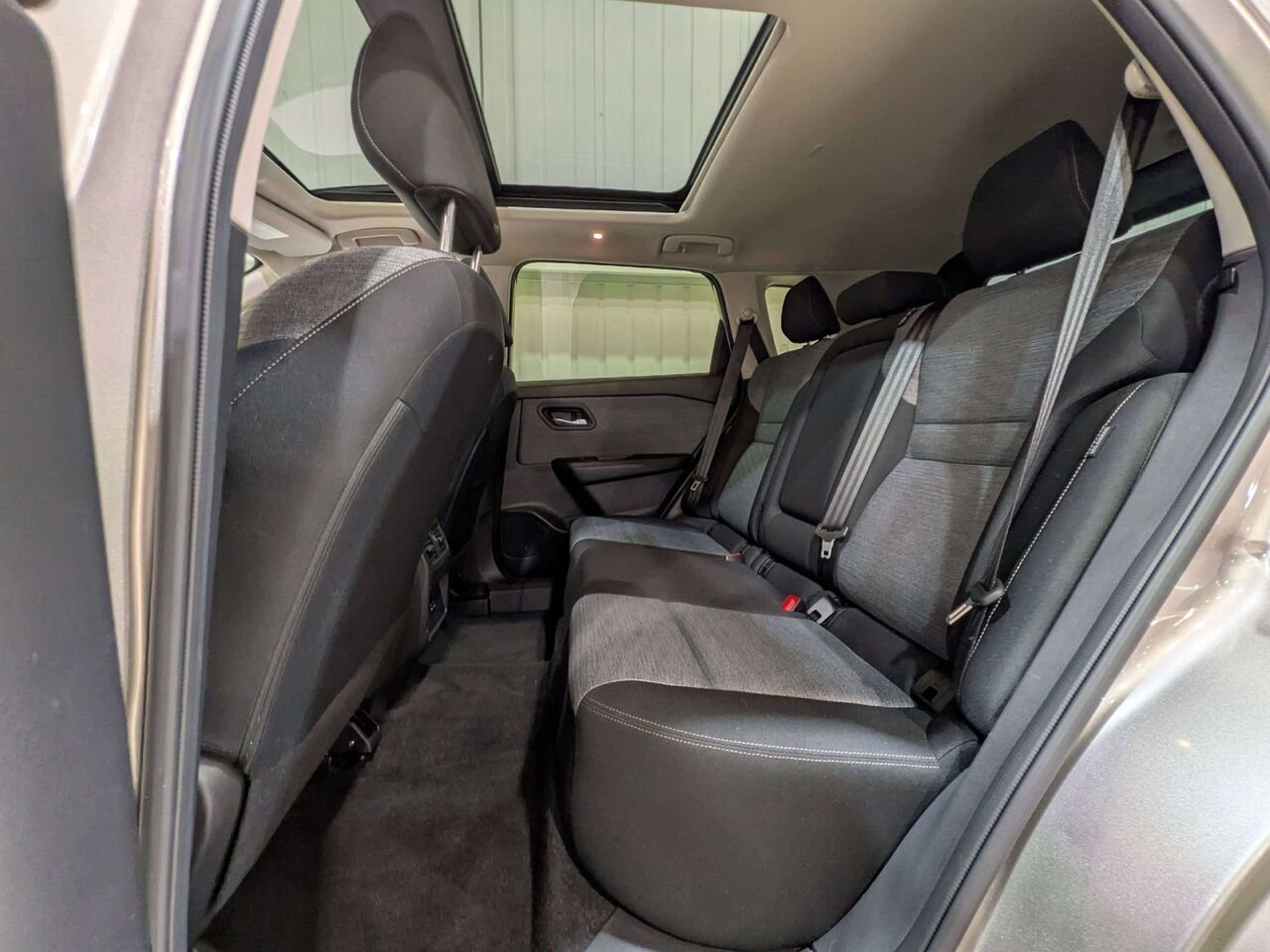 2023 Nissan Rogue AWD SV Moonroof Grey Val-David - photo #10