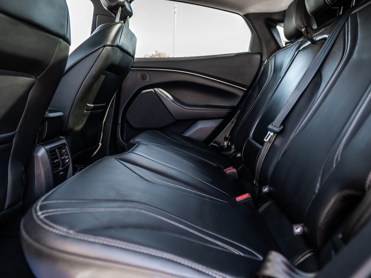 2023 Ford Mustang Mach-E Black Sainte-Julienne - photo #31