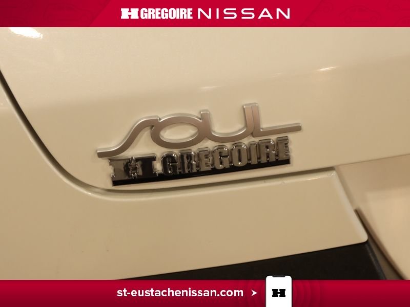 2022 Kia Soul White Laval - photo #14