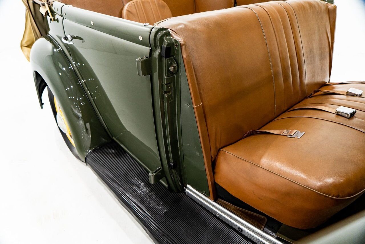 Ford Model 48 Phaeton PRIX EN USD | Beautifully presented in original condition 1936 Vert Montréal - photo #71
