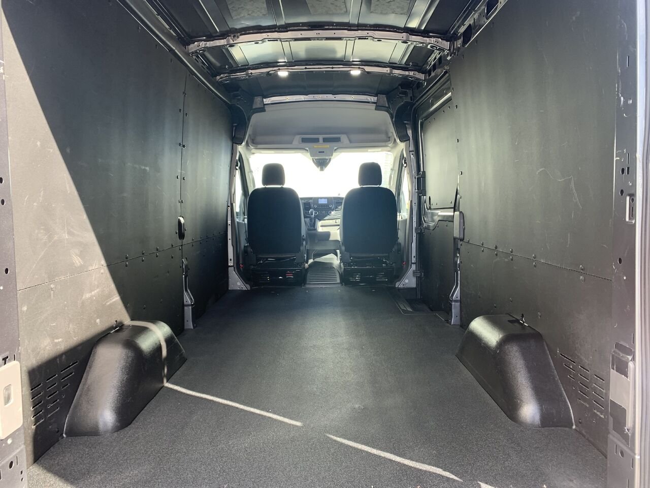 2025 Ford Transit fourgon utilitaire Grey Châteauguay - photo #9