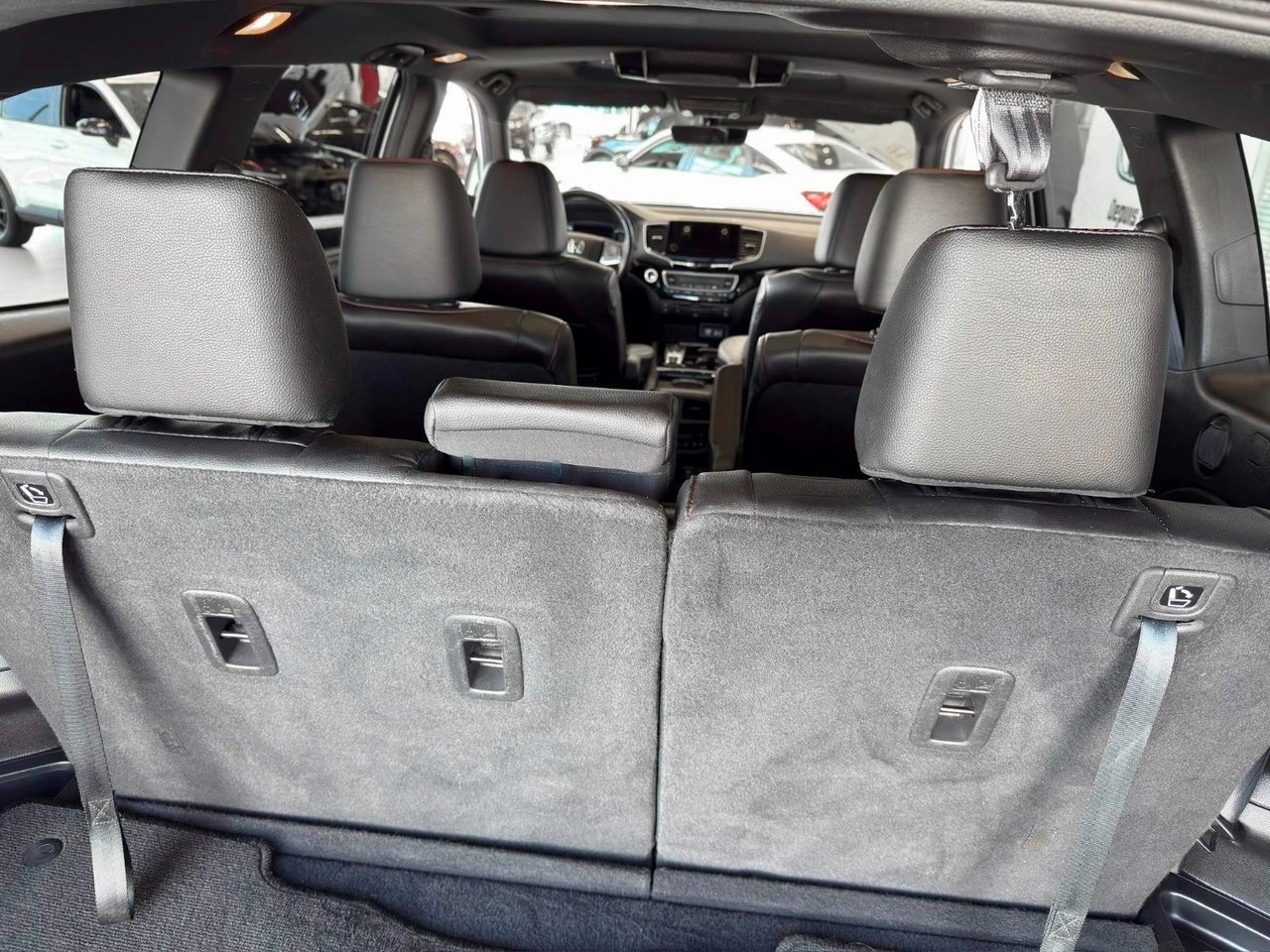 2022 Honda Pilot White Notre-Dame-des-Prairies - photo #18