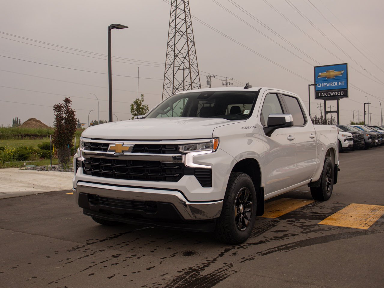 2025 Chevrolet Silverado 1500 4WD Crew Cab 147 LT White Sherwood Park - photo #3