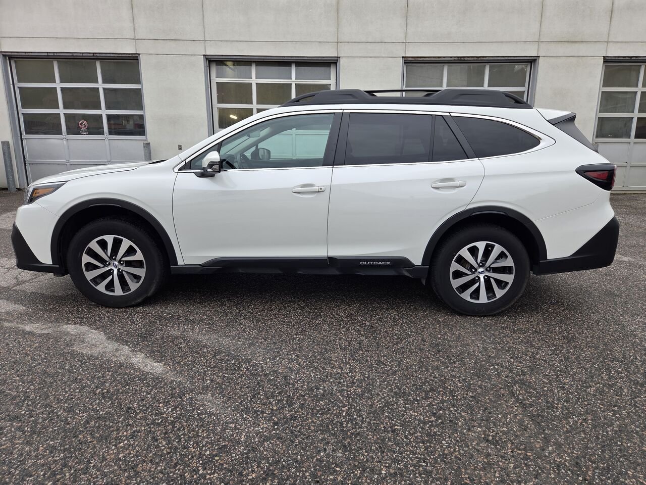 2021 Subaru OUTBACK TOURING White Mont-Laurier - photo #8