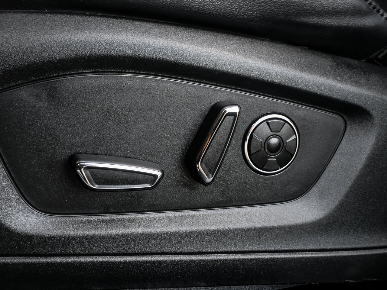 2020 Ford Explorer Platinum 4WD Blue Sherwood Park - photo #16