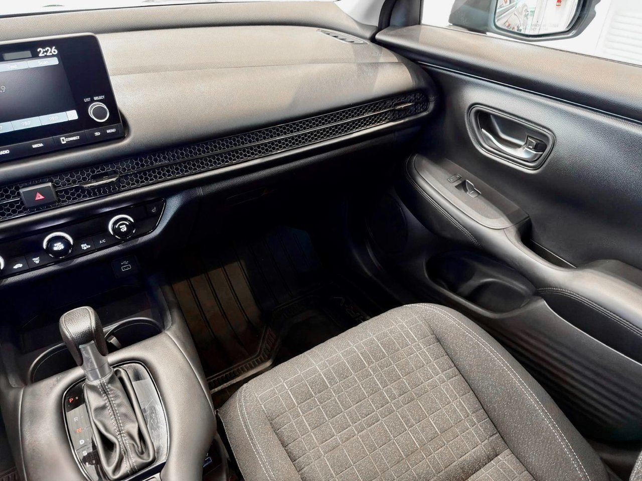 Honda HR-V 2024 Gris Notre-Dame-des-Prairies - photo #18