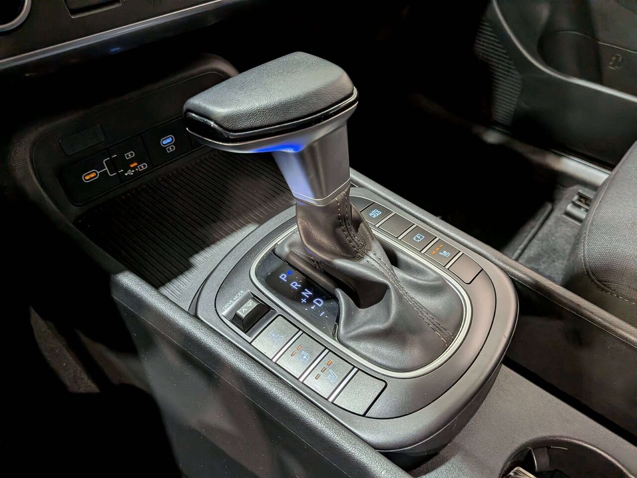 2025 Hyundai Kona 2.0L Preferred AWD Grey Val-David - photo #26