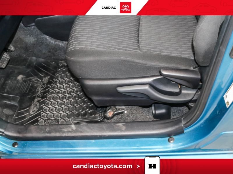 2014 Toyota Yaris Green Saint-Eustache - photo #19