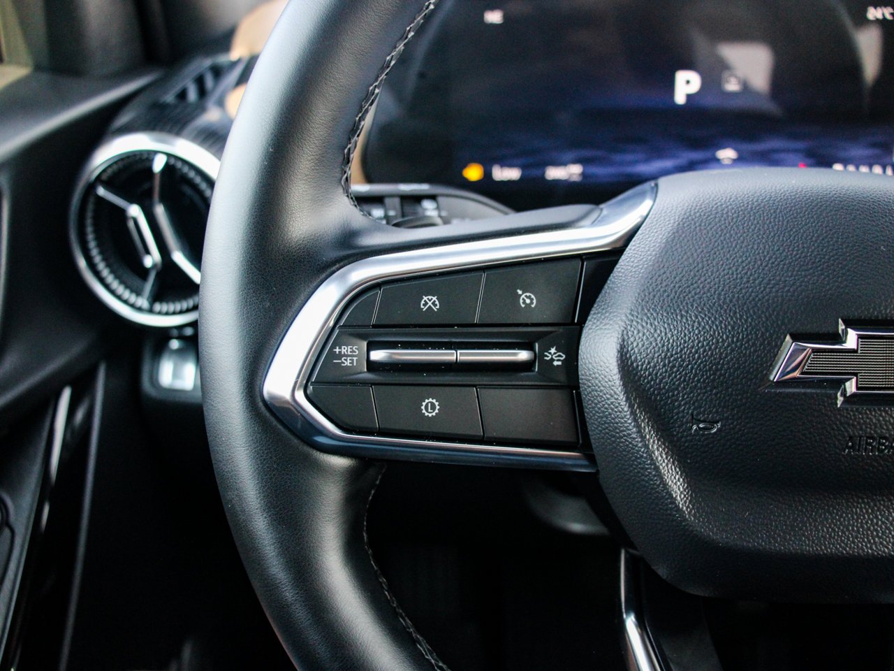 2026 Chevrolet Equinox AWD 4dr ACTIV Grey Sherwood Park - photo #19