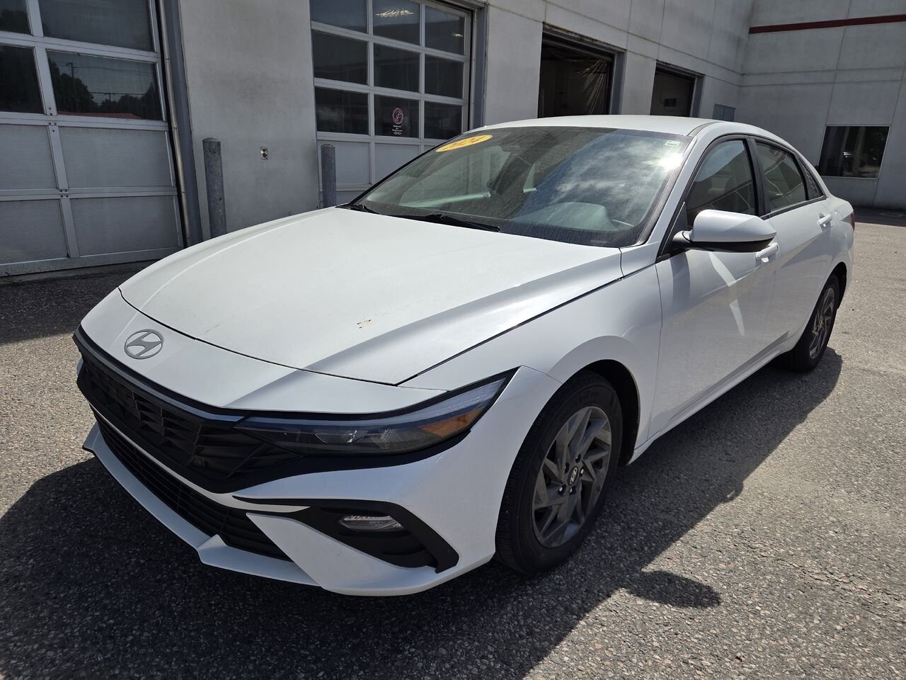 Hyundai Elantra 2024 Blanc Mont-Laurier - photo #0