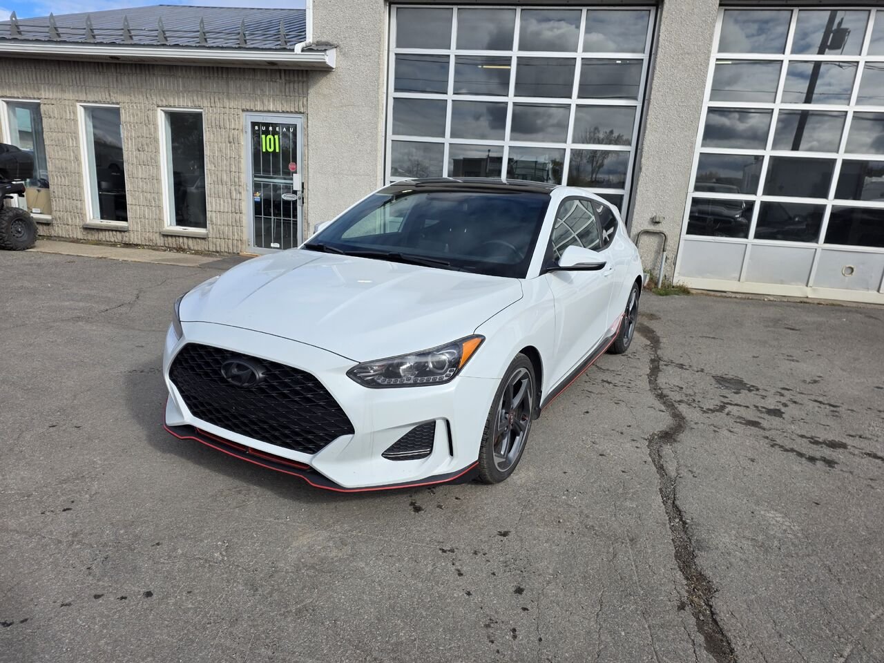 2019 Hyundai Veloster White  - photo #0