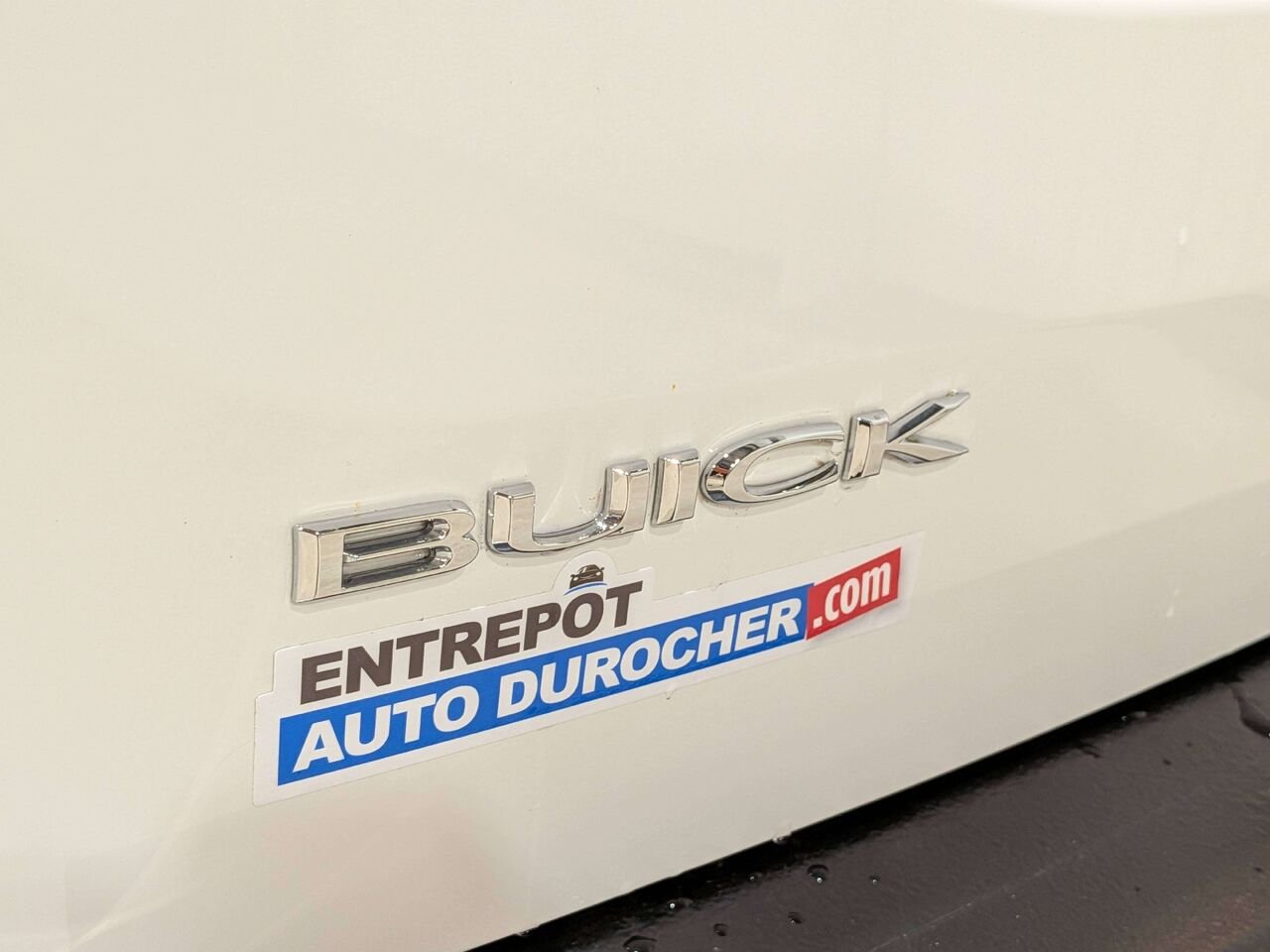 2018 Buick Encore FWD 4dr Essence White Val-David - photo #36