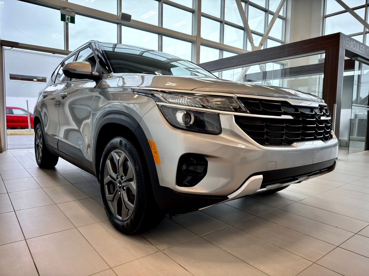 2024 Kia Seltos gray Notre-Dame-des-Prairies - photo #6