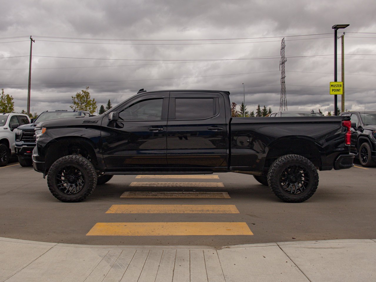 2024 Chevrolet Silverado 1500 4WD Crew Cab 147 RST Black Sherwood Park - photo #6