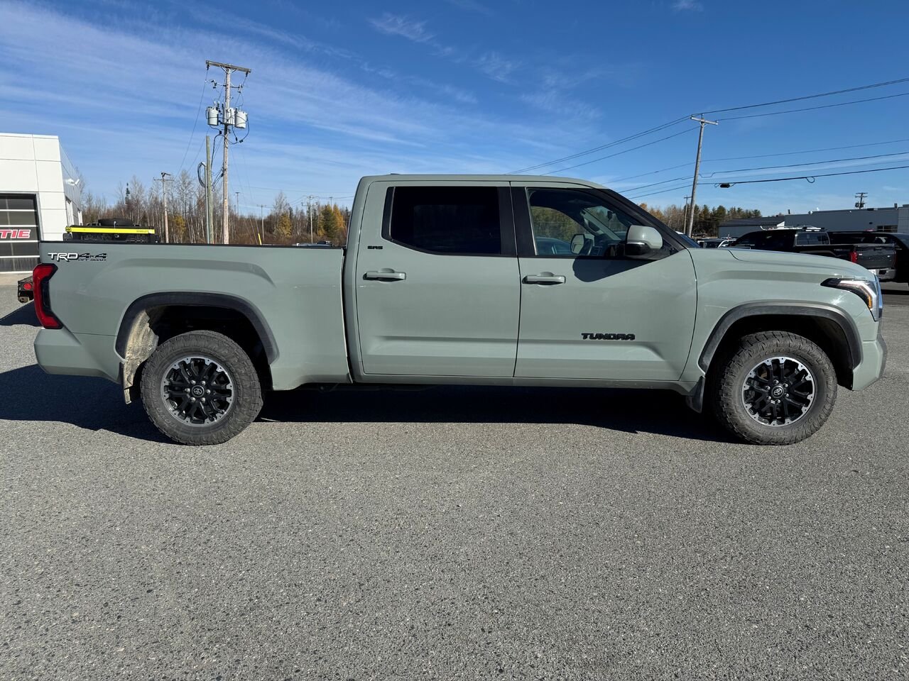 2025 Toyota Tundra SR5 CrewMax 4x4 caisse longue Green Val-d'Or - photo #1