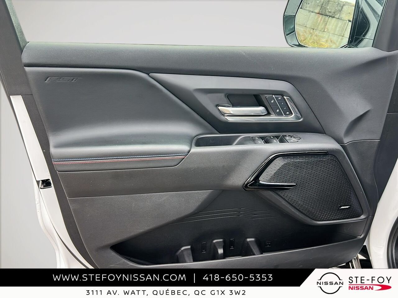 2024 Chevrolet Silverado EV RST CREW CAB autonomie 700km White Ste-Foy - photo #10