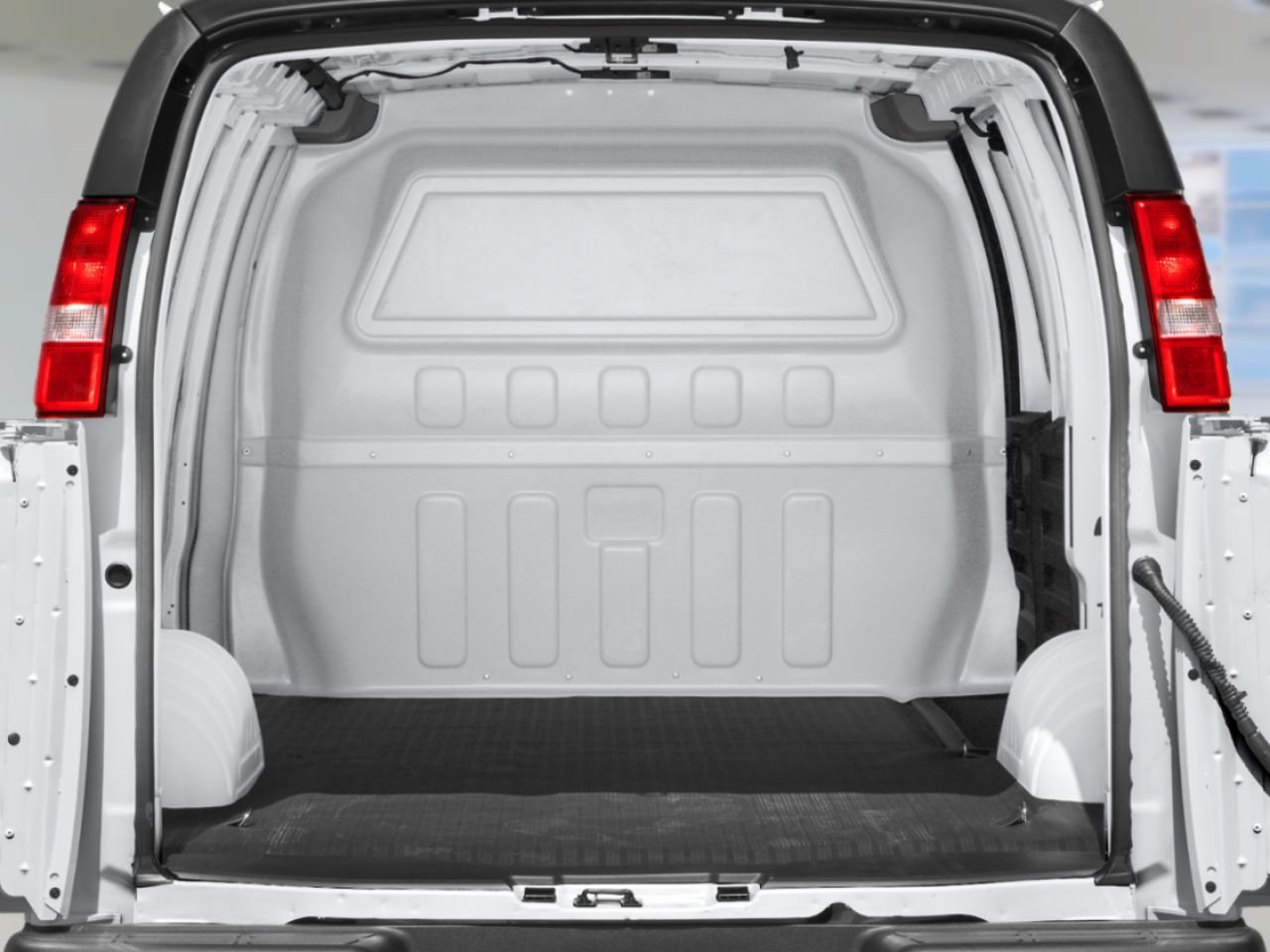 2025 CHEVROLET FOURGONNETTE EXPRESS UTILITAIRE Traction arrière 2500 155 po Sherbrooke - photo #4