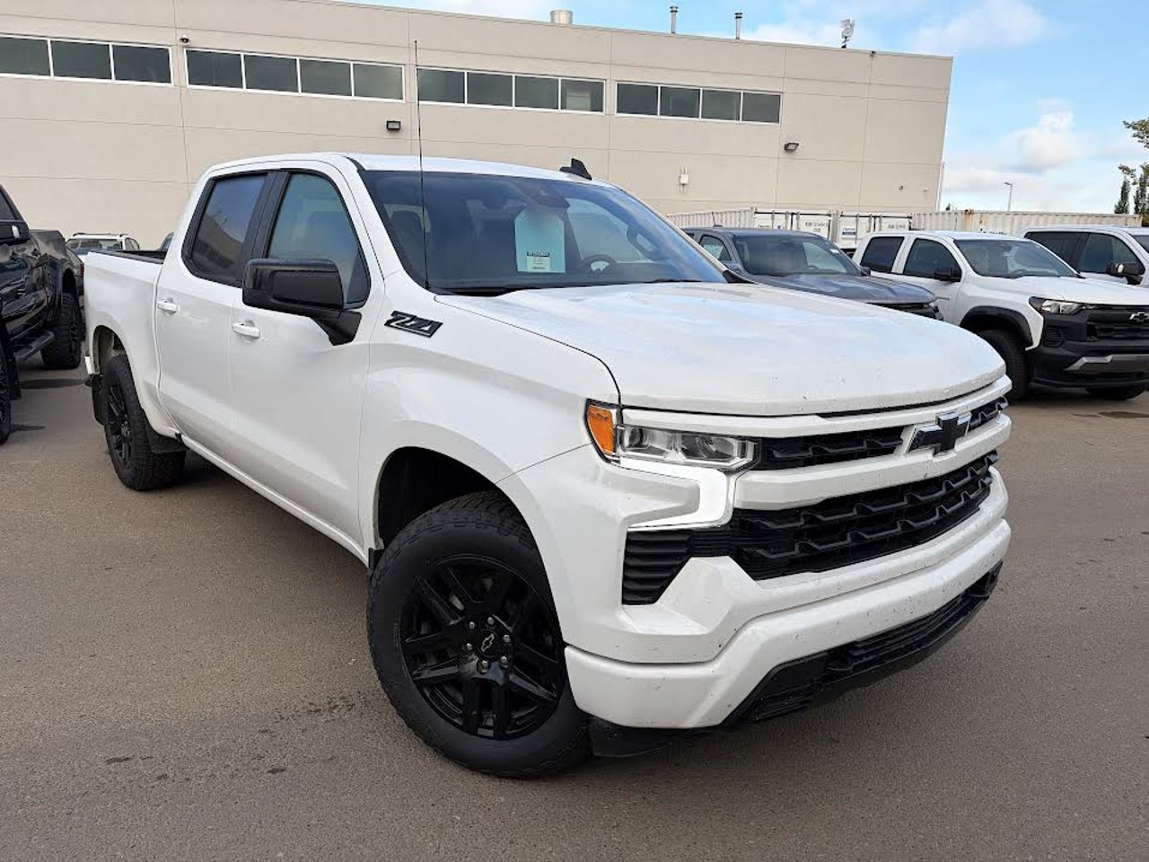 2024 Chevrolet Silverado 1500 4WD Crew Cab 147 RST White Sherwood Park - photo #1
