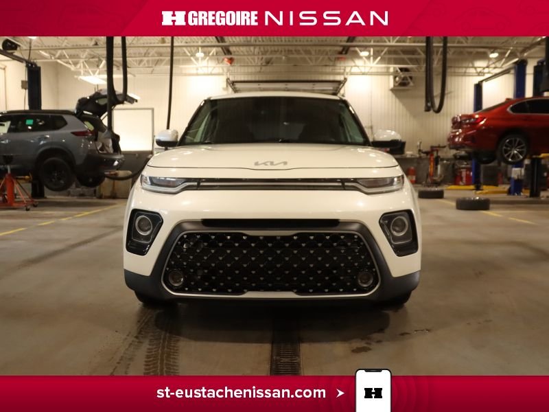 2022 Kia Soul White Laval - photo #1