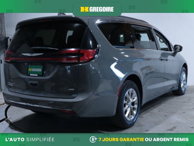 2022 Chrysler Pacifica Grey Laval - photo #8