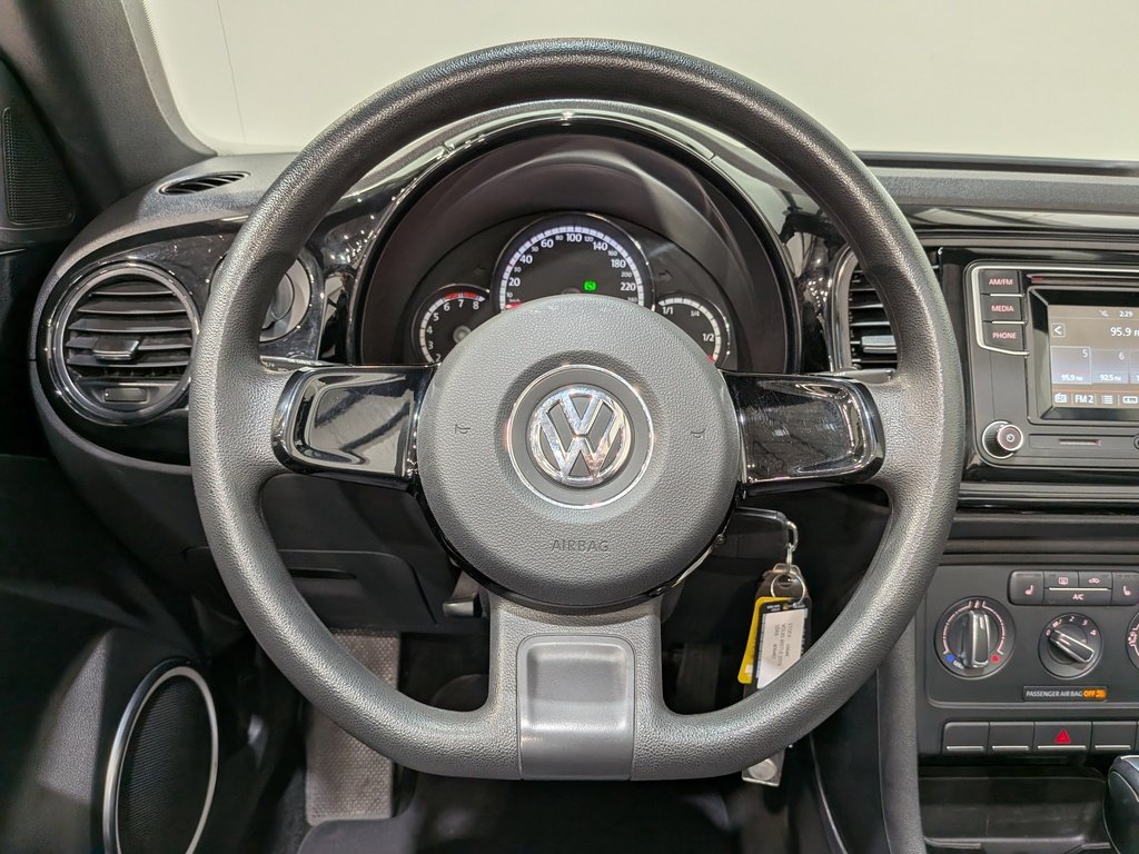 2016 Volkswagen Beetle Convertible 2dr Conv Denim Edition Black Val-David - photo #13