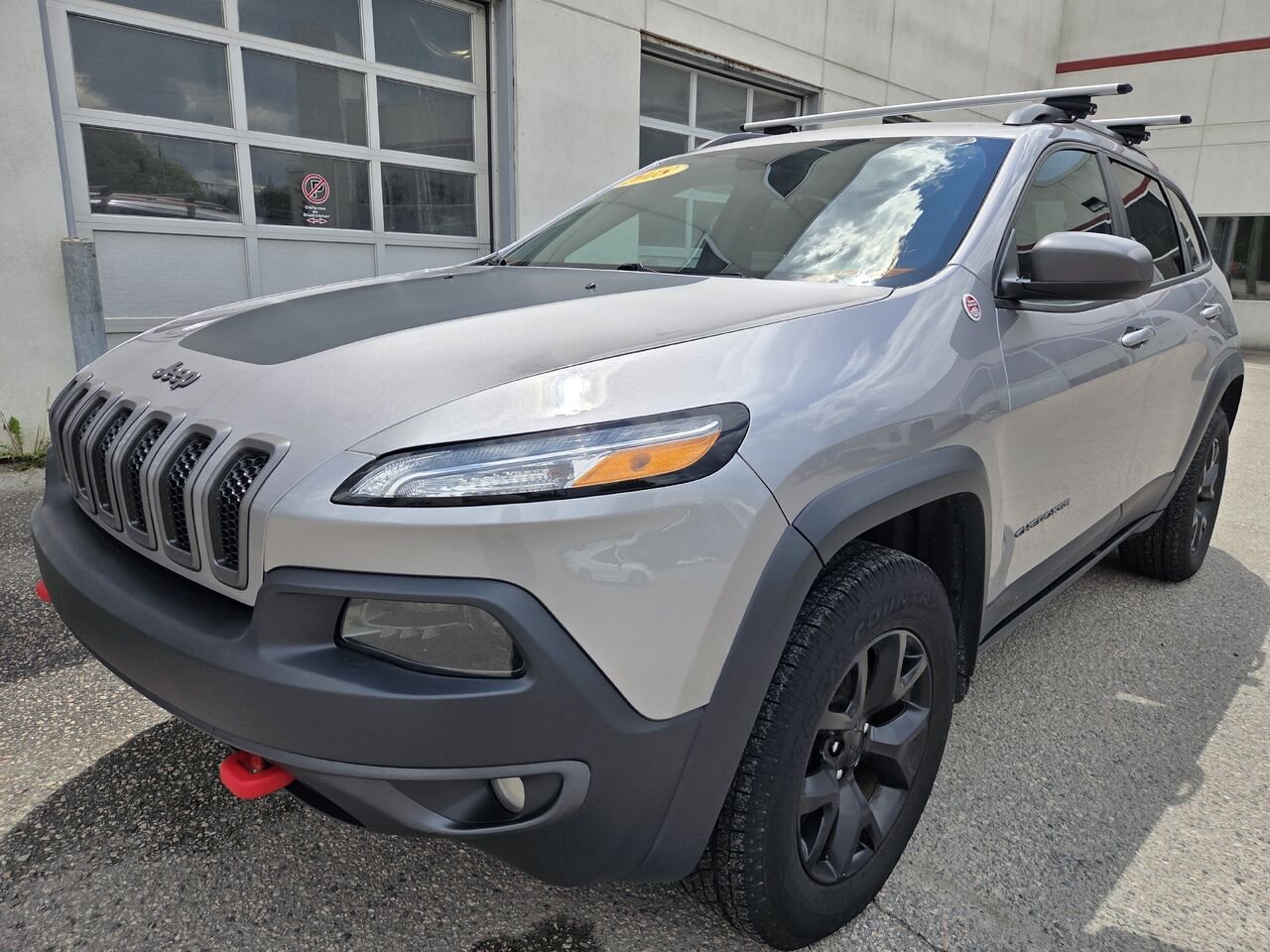 2018 JEEP CHEROKEE TRAILHAWK Silver Mont-Laurier - photo #0