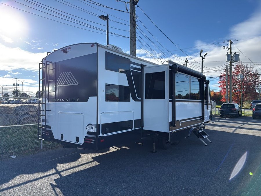 2025 BRINKLEY Z295 White