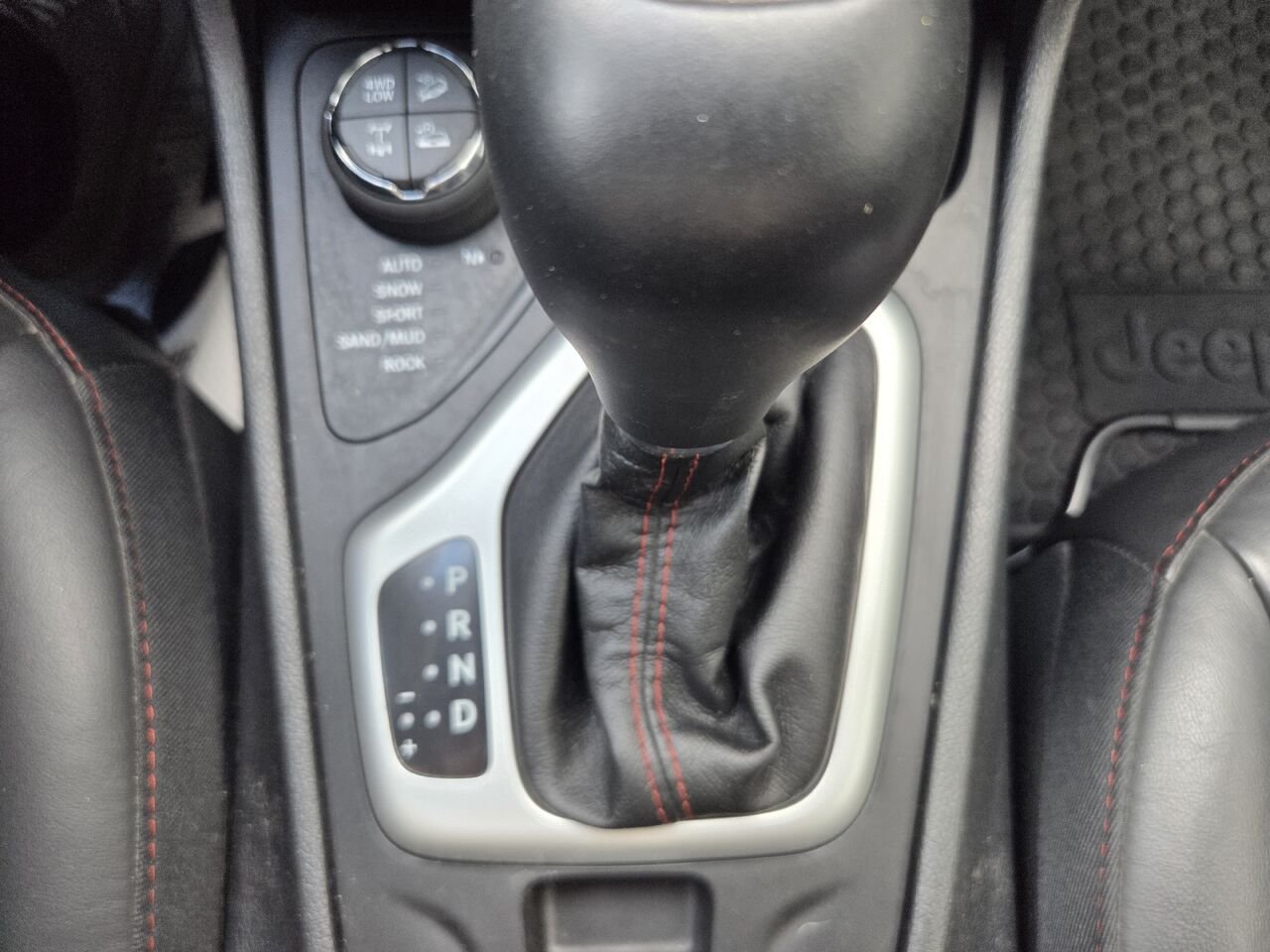 2018 JEEP CHEROKEE TRAILHAWK Silver Mont-Laurier - photo #16