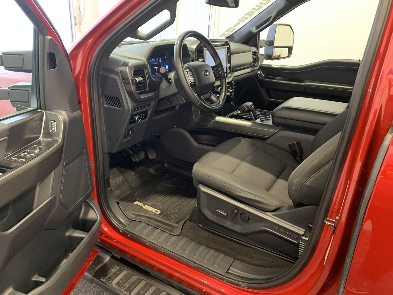 Ford F-150 F150 XLT 302A SPORT NAV REG VIT ADAPT 2024 Rouge Châteauguay - photo #30
