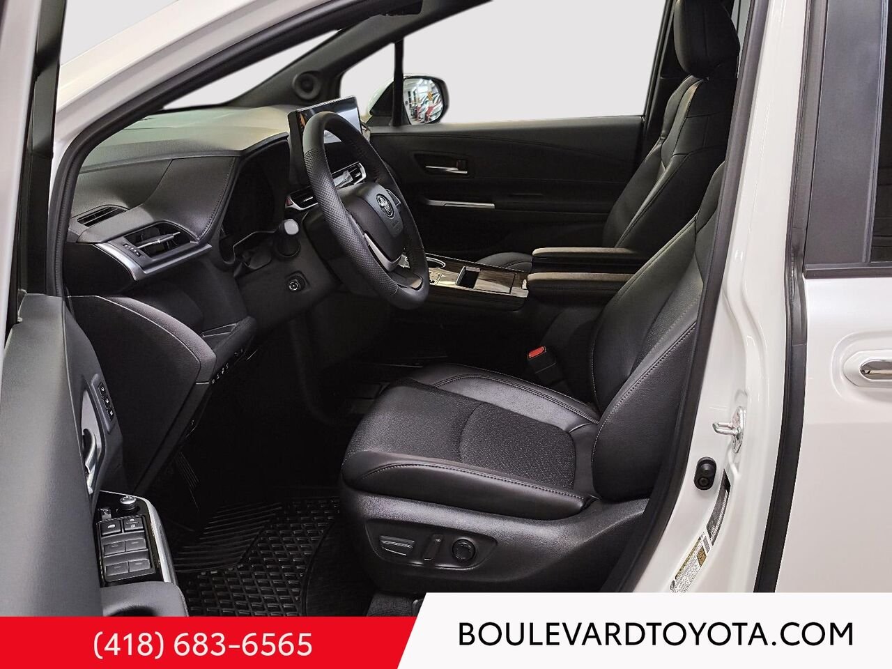 2026 Toyota Sienna 531863-48 | LIMITED, 7 PLACES White Québec - photo #8